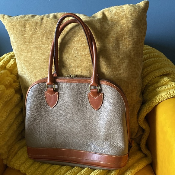 Beautiful vintage Dooney Alma style bag - Picture 2 of 5